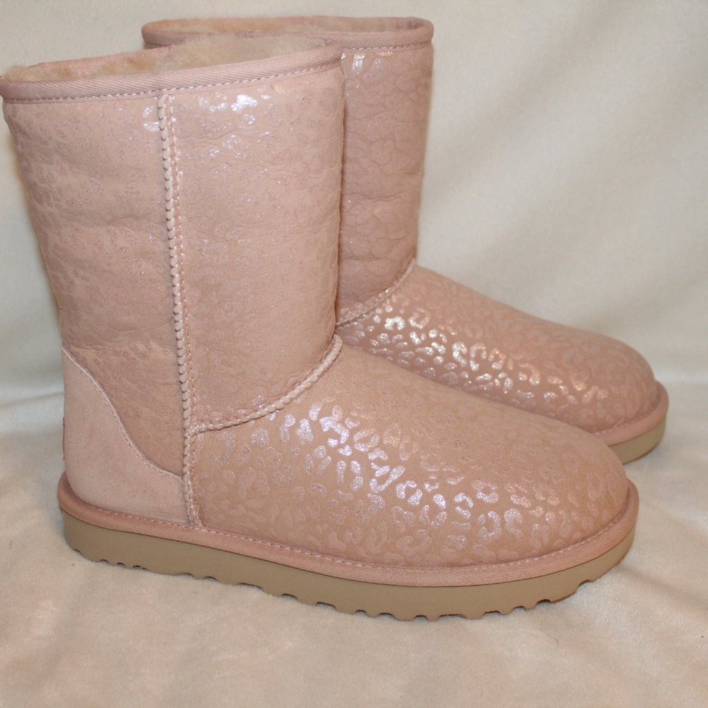 NIB UGG WOMENS CLASSIC SHORT LEOPARD METALLIC BOOT - Picture 10 of 11